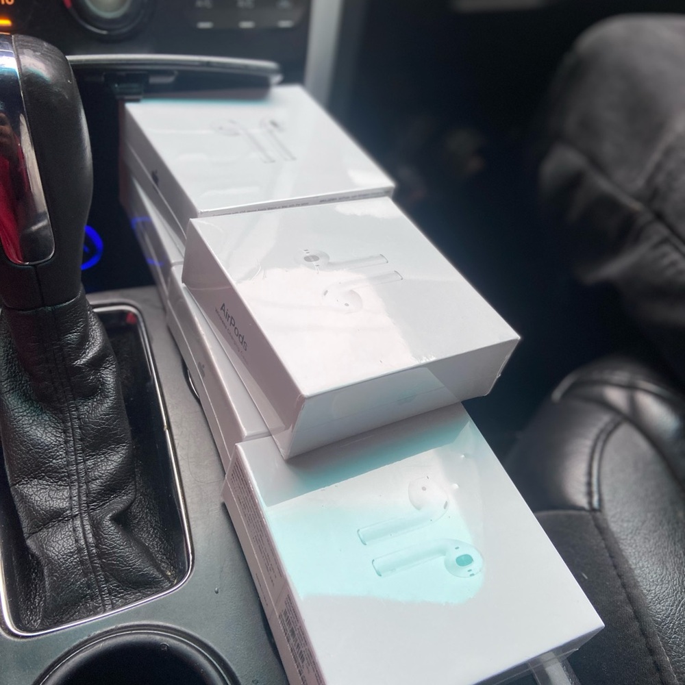 Apple AirPods Wireless Earbuds